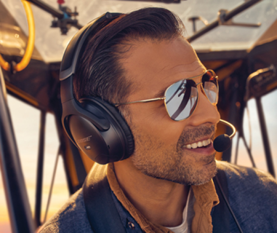 aviation_headset_a30_ga_carboncub_malefrontcloseup.jpg