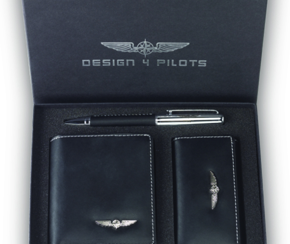 design4pilots-wallet-keyholder-and-pen.jpg