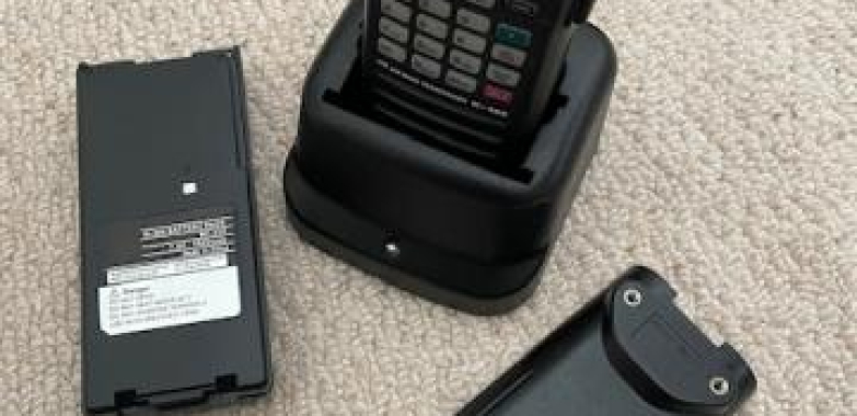 Icom IC-A6E handheld radio