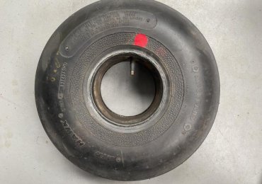 6 x 6.00 tyres (a pair with tubes)