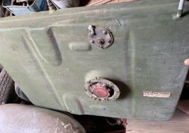 Cessna 172 Fuel tanks and wing